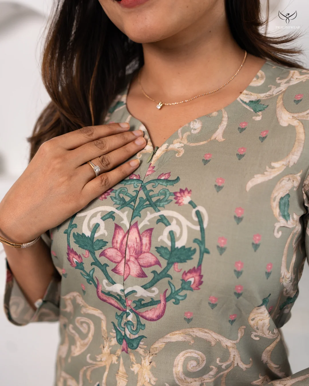 Pastel Green Feeding Top with Shawl and Nursing Access on Both Sides