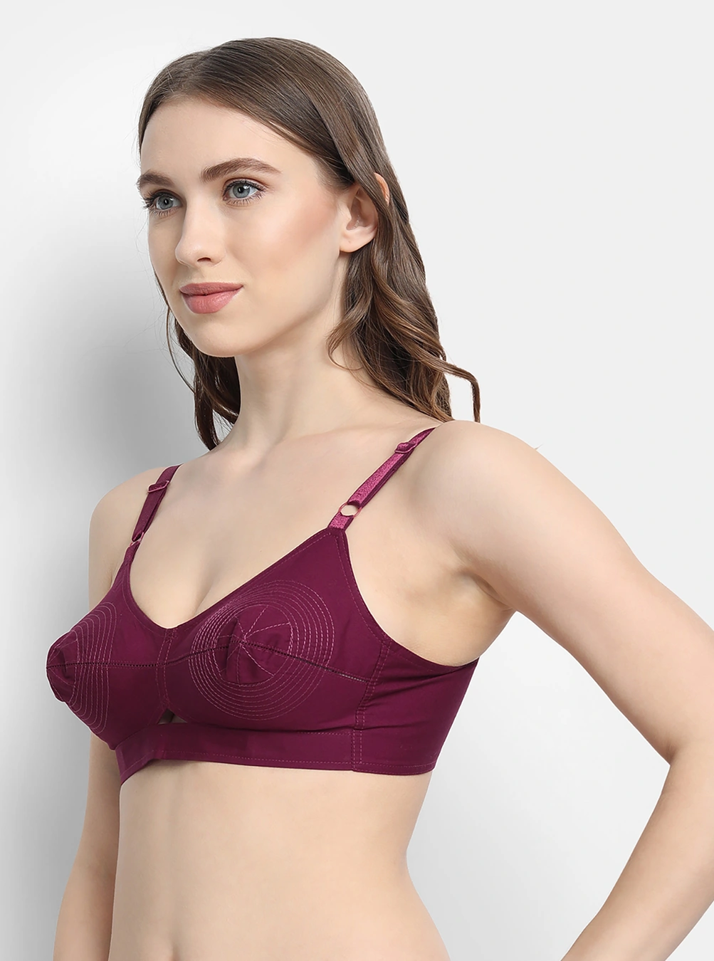 V Star Single layered seamed round stitch bra - Image 19